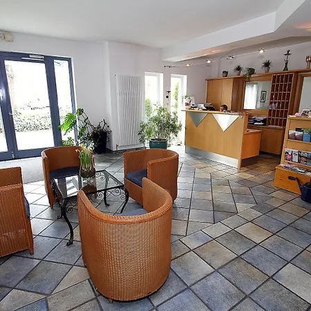 Lindemann Hotel 3*