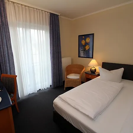 Lindemann Hotel 3*