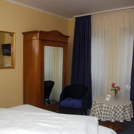Lindemann Hotel